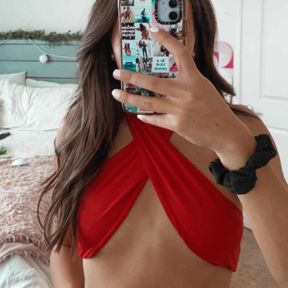 red bikini - Picture 2 of 3